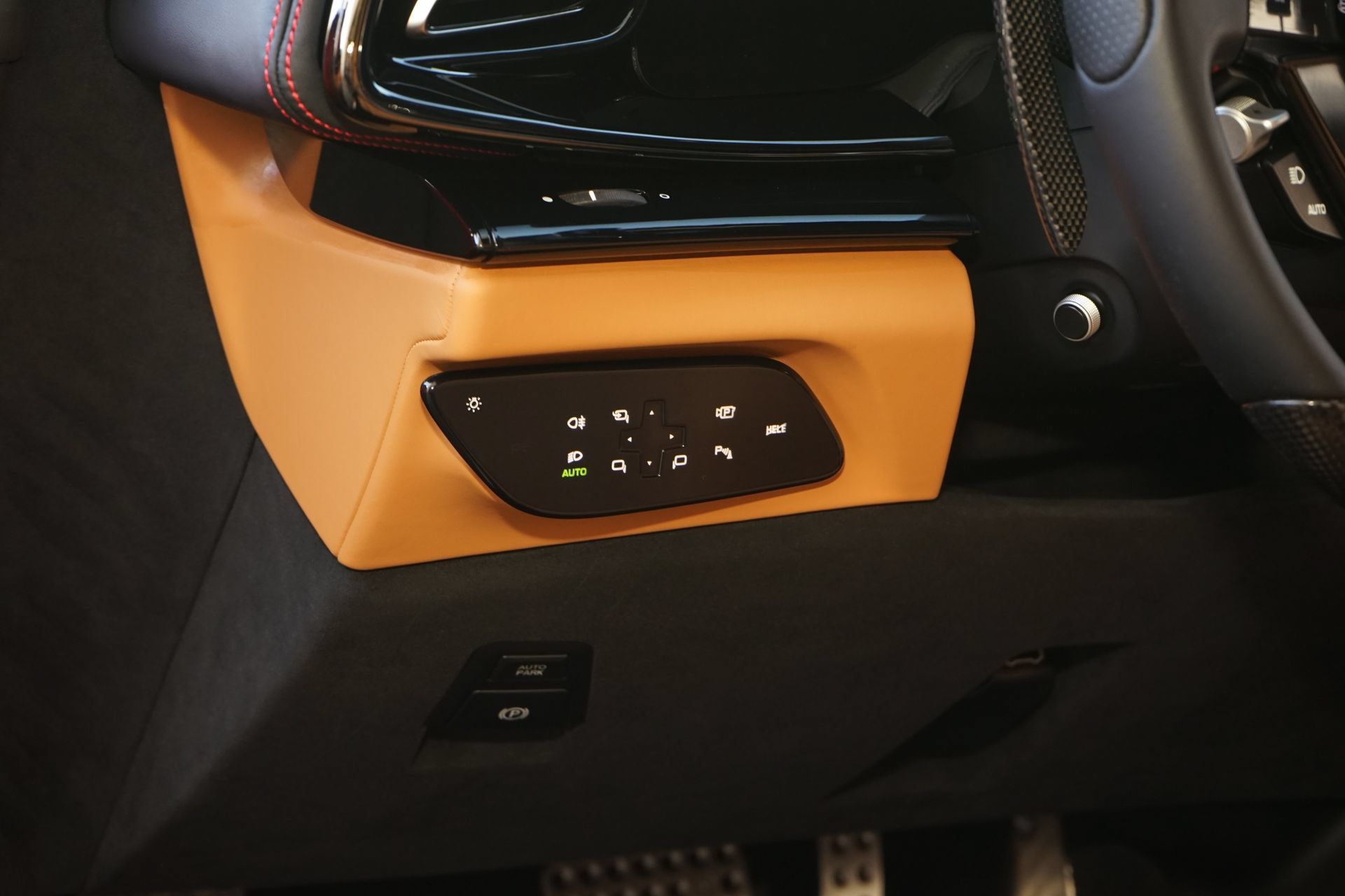 Used 2025 Ferrari Purosangue AWD/4WD image 26