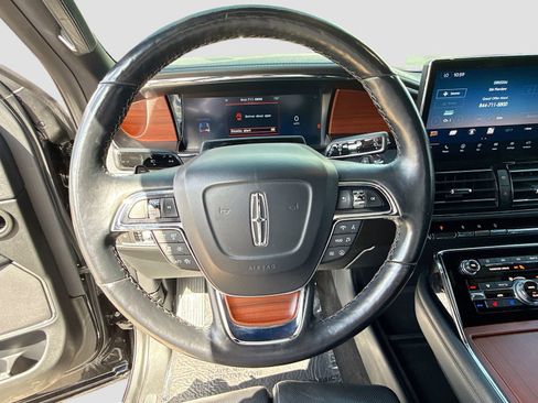 Used 2022 Lincoln Navigator Reserve AWD/4WD image 39
