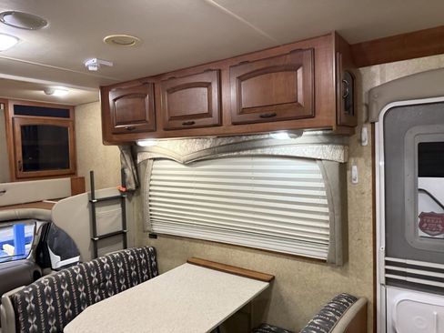 Used 2007 Ford E-450 and Econoline 450 image 45