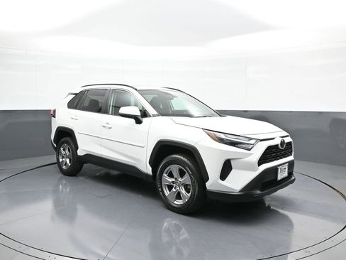 Certified 2022 Toyota RAV4 XLE image 4
