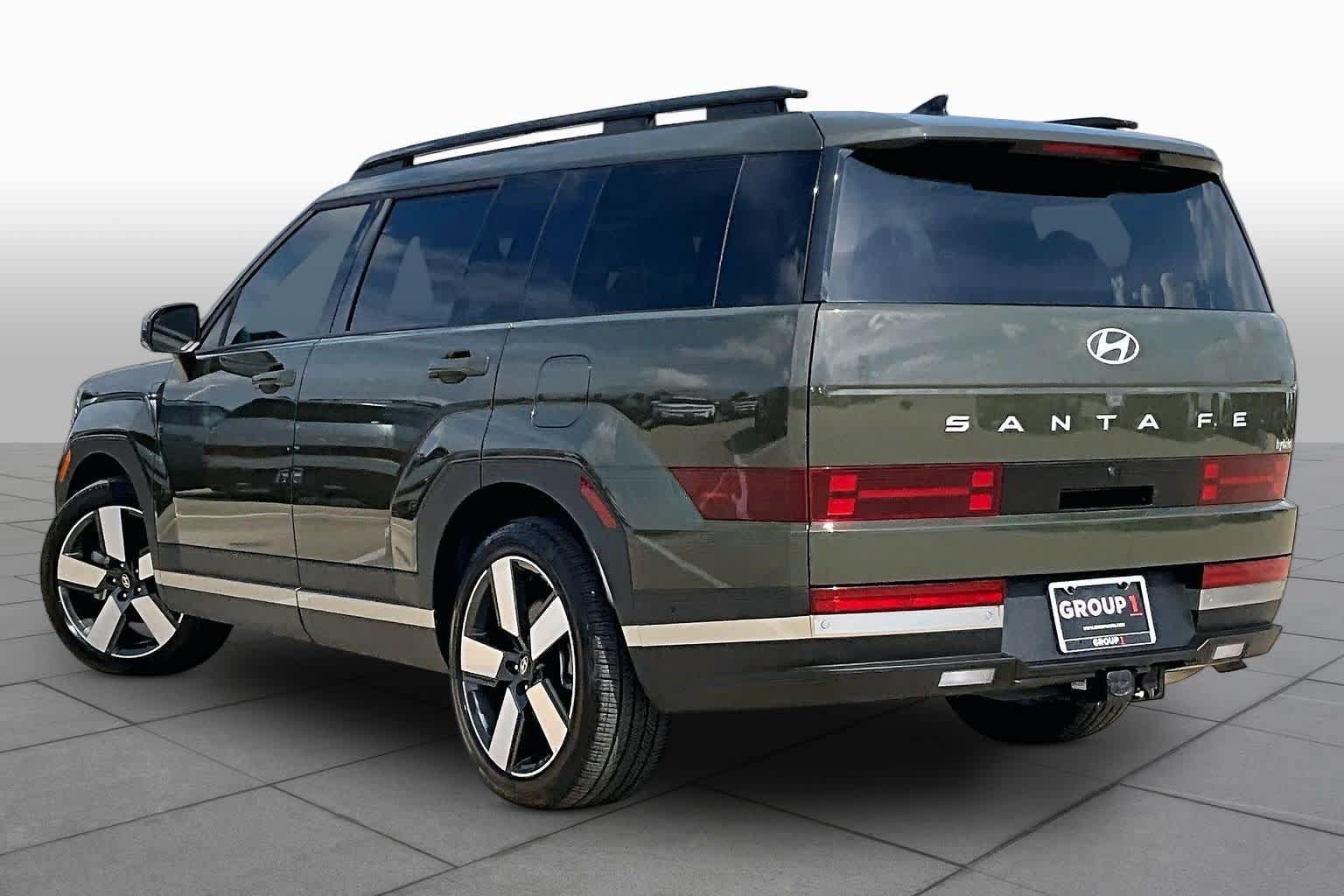 Used 2025 Hyundai Santa Fe Limited FWD image 12