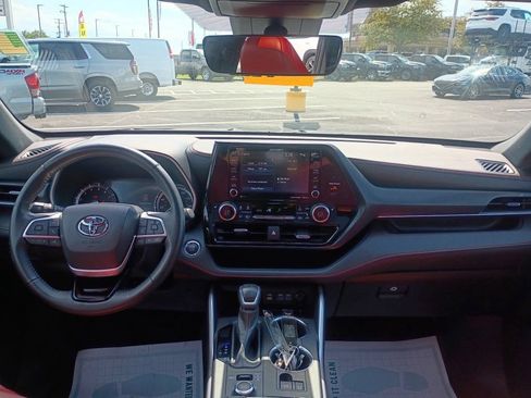 Used 2022 Toyota Highlander XSE AWD/4WD image 12