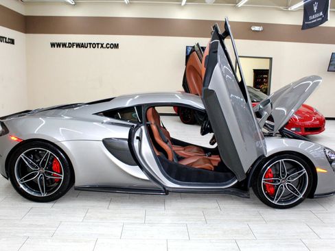 Used 2017 McLaren 570S Coupe image 14