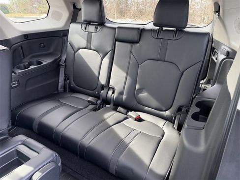 New 2025 Honda Pilot Touring image 13