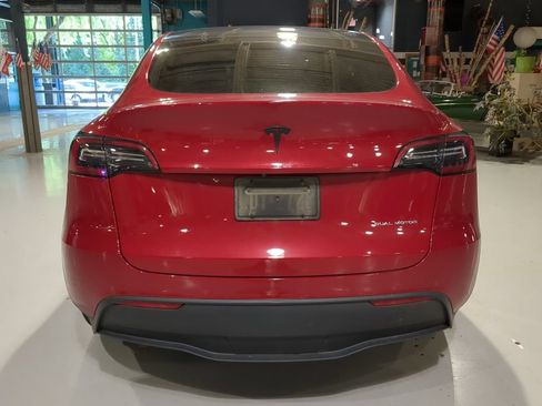 Used 2022 Tesla Model Y Long Range AWD/4WD image 8