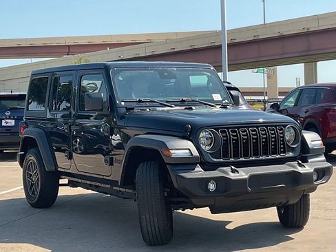 Used 2025 Jeep Wrangler Unlimited Sahara AWD/4WD image 59