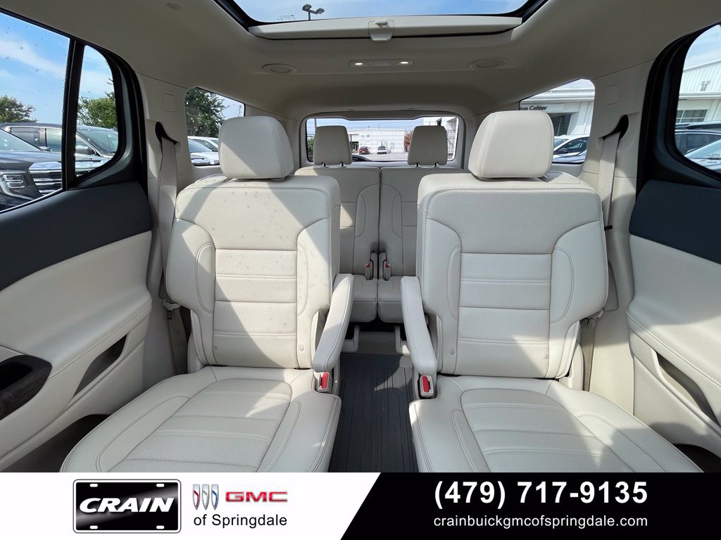 Used 2023 GMC Acadia Denali w/ Denali Ultimate Package FWD image 30
