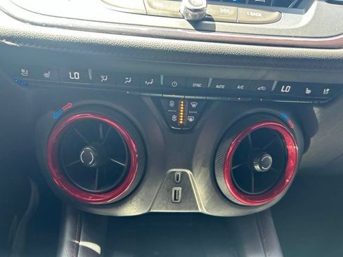 Used 2020 Chevrolet Blazer RS FWD image 31