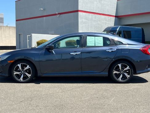 Used 2017 Honda Civic Touring image 9