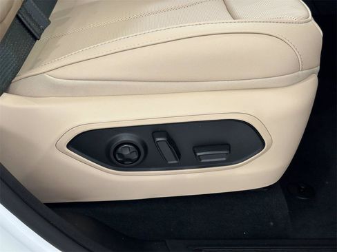 New 2024 Jeep Grand Cherokee Limited w/ Luxury Tech Group II image 24