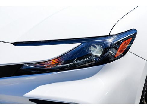 Used 2026 Toyota Camry Hybrid FWD image 8