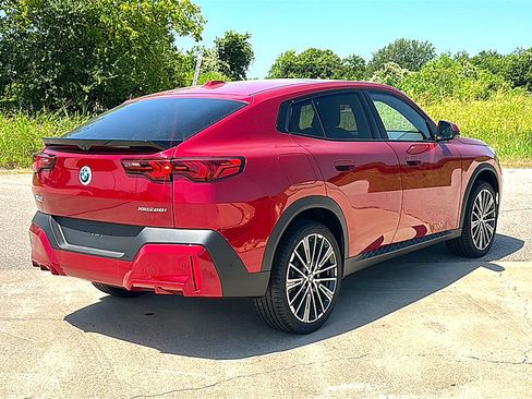 New 2026 BMW X2 xDrive28i w/ Technology Package AWD/4WD image 8