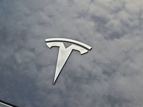 Used 2024 Tesla Model Y Long Range RWD image 11