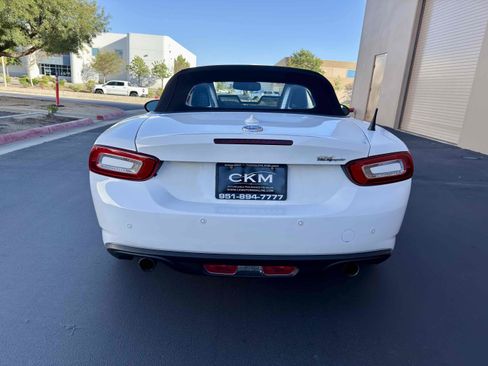 Used 2017 FIAT 124 Spider Lusso image 12