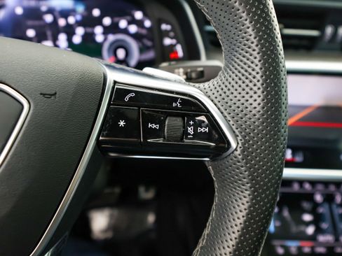 Used 2023 Audi S7 Prestige w/ Prestige Package image 43