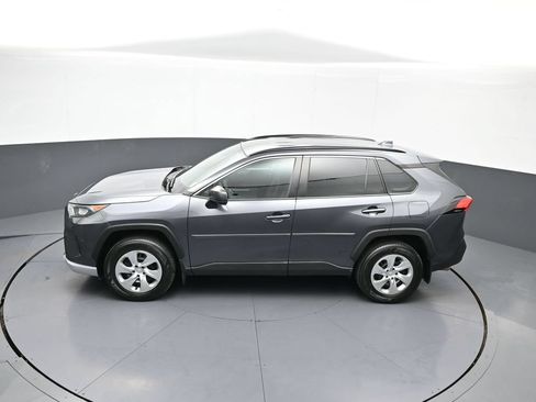 Used 2021 Toyota RAV4 LE AWD/4WD image 40