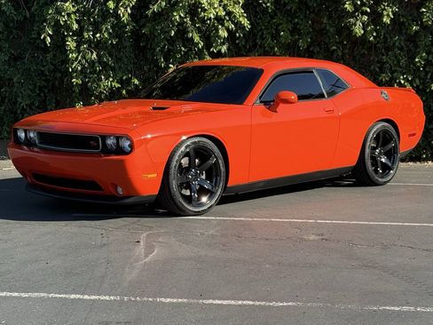 Used 2013 Dodge Challenger R/T RWD image 4