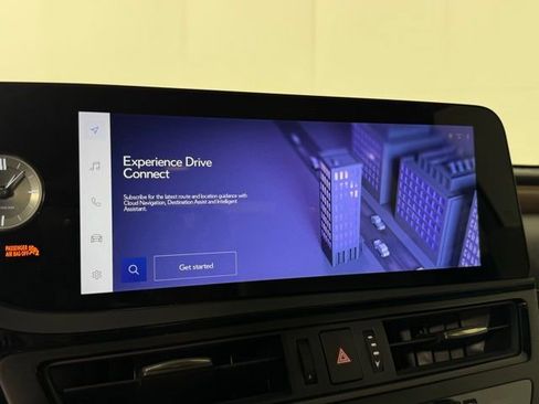 Certified 2025 Lexus ES 300h w/ Premium Package image 17