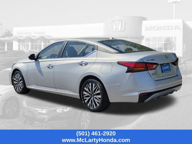 Used 2024 Nissan Altima 2.5 SV FWD image 3