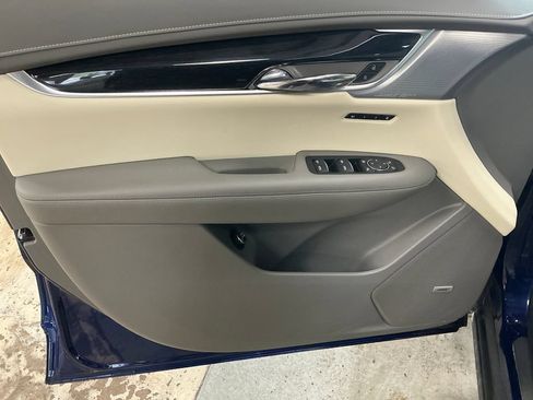 Used 2025 Cadillac XT6 Premium Luxury w/ LPO, Floor Liner Package AWD/4WD image 15