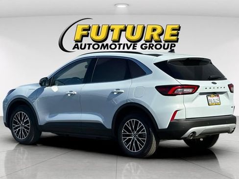 Used 2025 Ford Escape SE w/ PHEV Premium Package FWD image 5