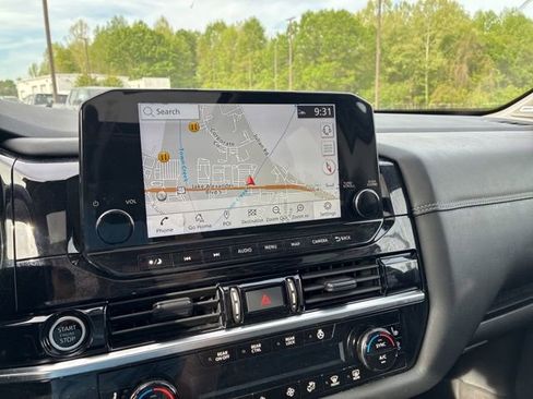 Used 2023 Nissan Pathfinder Platinum AWD/4WD image 10