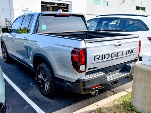 Used 2024 Honda Ridgeline Sport image 18