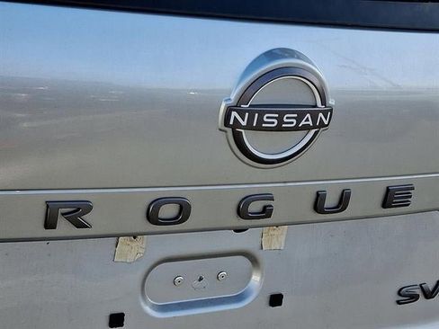 Used 2024 Nissan Rogue SV image 30