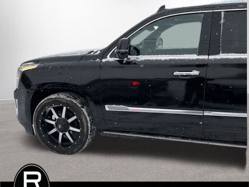 Used 2016 Cadillac Escalade Platinum image 7