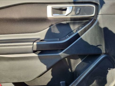 Used 2020 Ford Explorer XLT RWD image 21