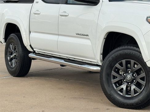 Used 2021 Toyota Tacoma SR5 w/ Technology Package image 7