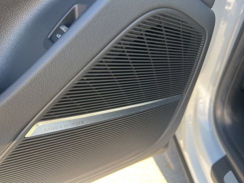 Used 2021 Audi Q8 Premium Plus w/ Premium Plus Package image 26