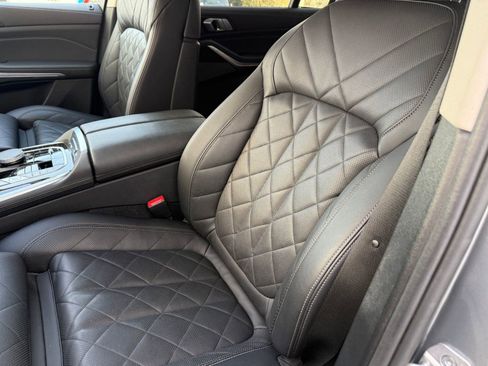 Certified 2024 BMW X7 xDrive40i image 22