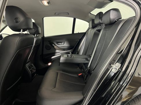 Used 2018 BMW 320i xDrive Sedan image 14