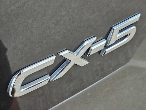 Used 2019 MAZDA CX-5 Touring FWD image 11