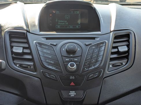 Used 2014 Ford Fiesta SE FWD image 21