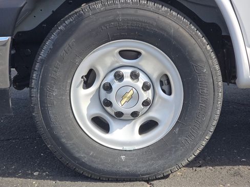 New 2025 Chevrolet Express 3500 1WT w/ Power Convenience Package image 38