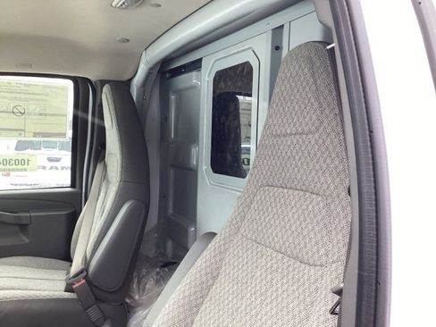 New 2026 Chevrolet Express 3500 w/ Power Convenience Package image 17