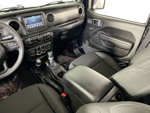 Used 2023 Jeep Gladiator Sport AWD/4WD image 22