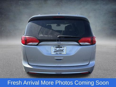 Used 2019 Chrysler Pacifica Limited FWD image 5