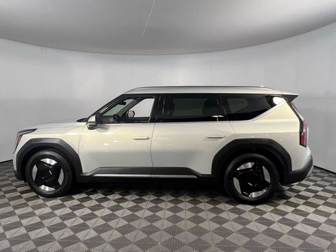 Used 2024 Kia EV9 Wind image 9