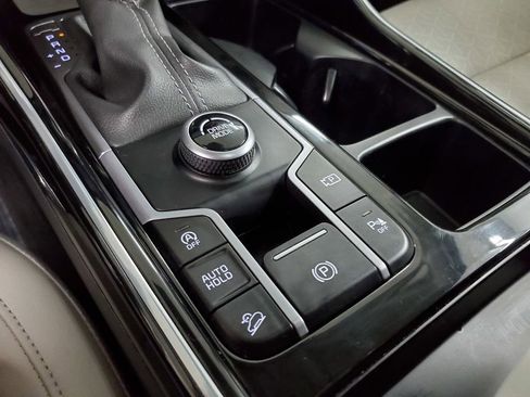 Used 2023 Kia Sorento SX image 19