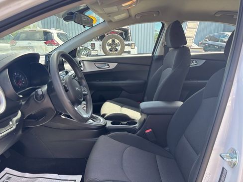 Used 2023 Kia Forte LXS FWD image 17