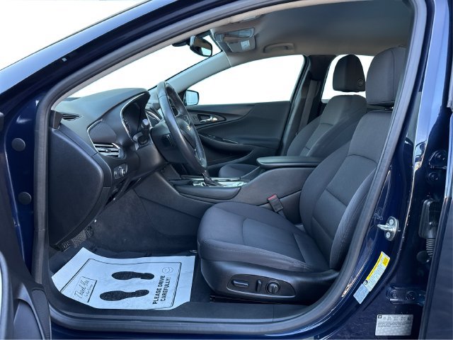 Used 2017 Chevrolet Malibu LT FWD image 10