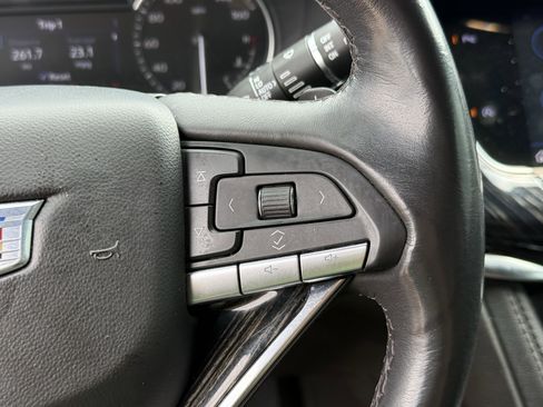 Used 2023 Cadillac XT6 Premium Luxury FWD image 18