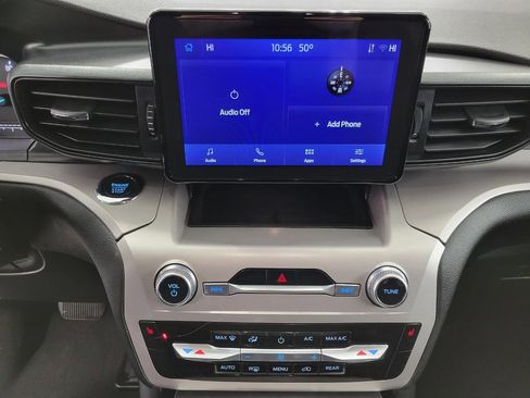 Used 2022 Ford Explorer XLT image 7