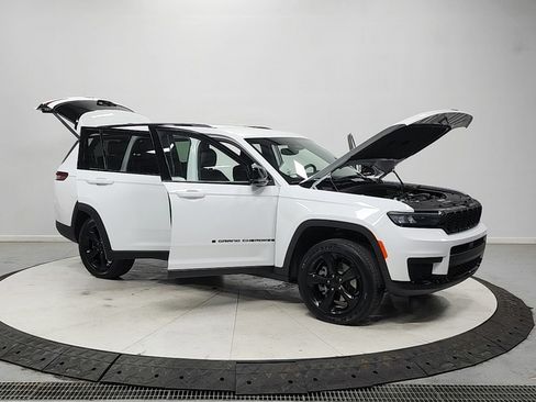 Used 2024 Jeep Grand Cherokee L Laredo AWD/4WD image 9