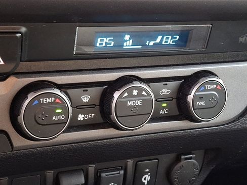 Certified 2021 Toyota Tacoma TRD Off-Road image 16