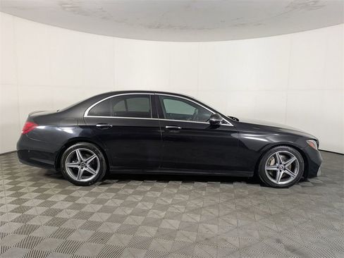 Used 2018 Mercedes-Benz E 300 image 7