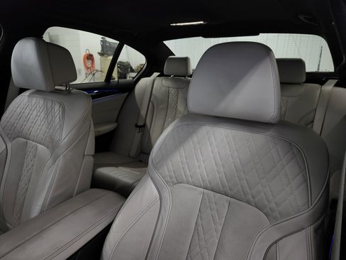 Used 2018 BMW 530e xDrive image 20